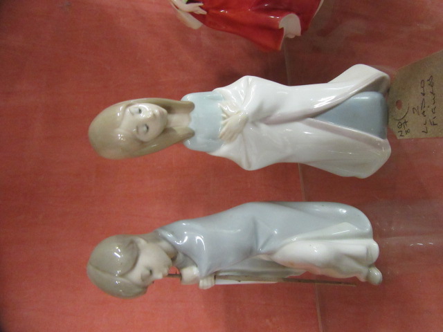 TWO LLADRO FIGURES Image