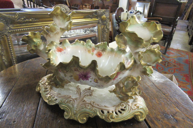 MOORE BROS CENTREPIECE Image