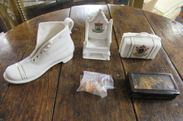 EARLY VICTORIAN HORN SNUFF BOX  THREE PIECES OF CRESTED CHINA AND THREE PRE WAR GLASS MARBLES Image