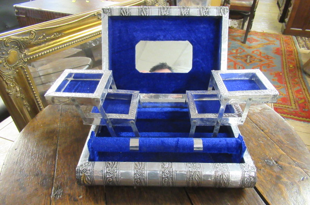 PLATED JEWELLERY BOX Image