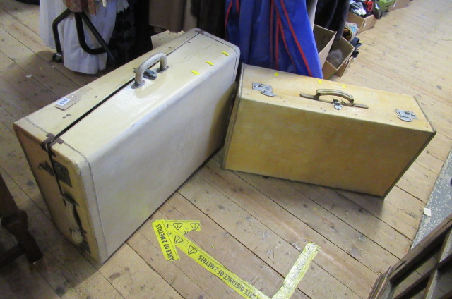 TWO VINTAGE SUITCASES Image