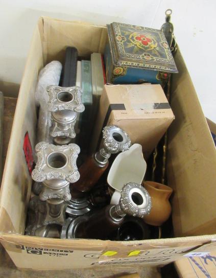 BOX OF MISCELLANEOUS Image