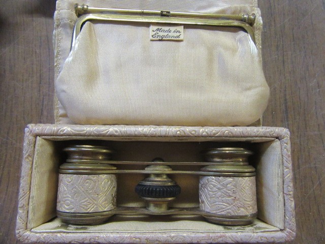 LADIES ART DECO STAMPED LEATHER OPERA BAG AND BEADED EVENING PURSE Image