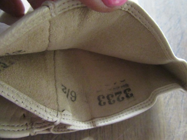 TWO PAIRS OF LADY'S LEATHER GLOVES AND SEVEN OTHER PAIRS (9) Image