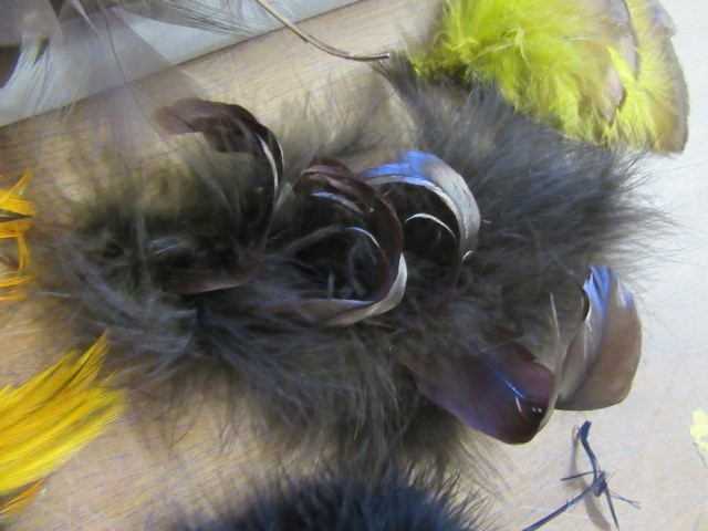 NINE FEATHER HAT TRIMS Image