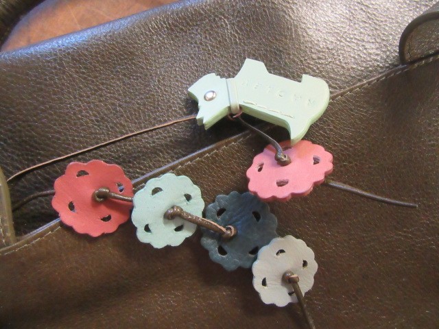 LARGE RADLEY GREEN LEATHER HANDBAG Image