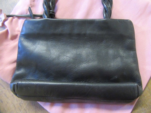 SMALL BLACK RADLEY LEATHER HANDBAG Image