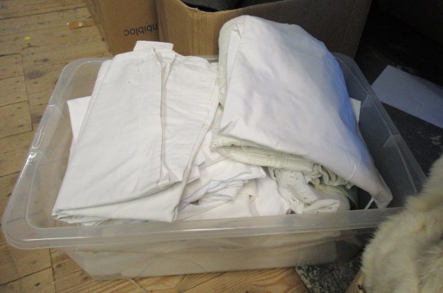 BOX OF TABLE AND BED LINEN Image
