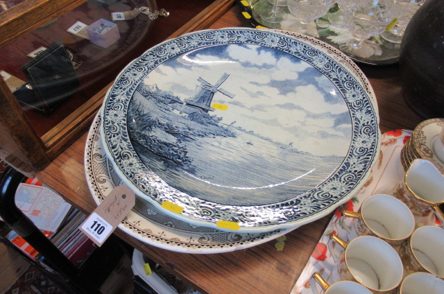 DELFT CHARGER AND MEAT DISH Image