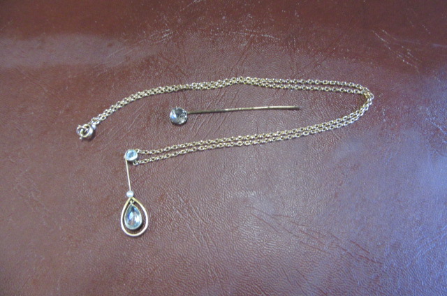 AQUAMARINE NECKLACE AND STICK PIN Image