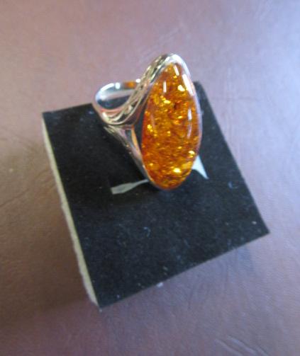 SILVER AND AMBER RING Image