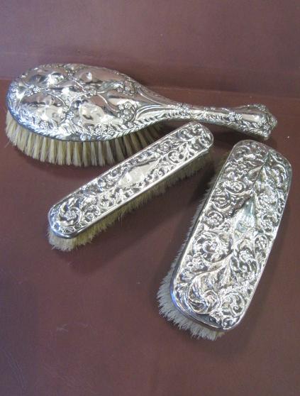 SILVER THREE PIECE DRESSING TABLE SET Image