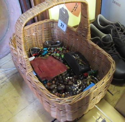 BASKET OF COSTUME JEWELLERY Image