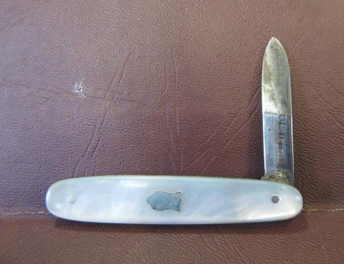 SILVER FOLDING FRUIT KNIFE Image