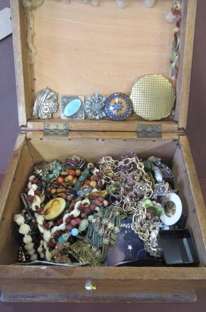 BOX OF COSTUME JEWELLERY Image