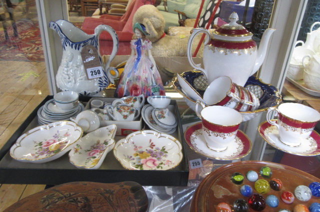 QUANTITY OF CERAMICS INCLUDING ROYAL CROWN DERBY AND CHILDS TEA SET Image