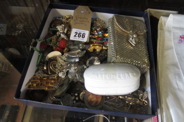 QUANTITY OF COSTUME JEWELLERY ETC Image