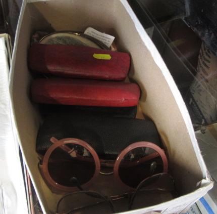 QUANTITY OF VINTAGE SPECTACLES Image