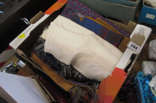 GENT'S SILK AND OTHER SCARVES Image