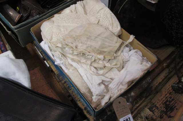 QUANTITY OF ANTIQUE CHILDS CLOTHING Image