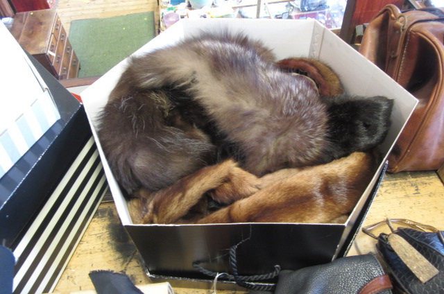 MINK AND FUR STOLES ETC Image