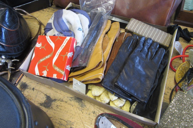 GENTS AND LADIES GLOVES ETC Image