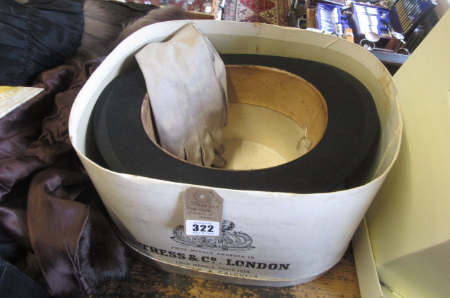 TRESS AND CO TOP HAT  GLOVES AND BOX Image