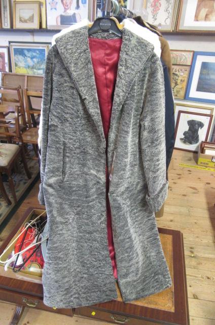 TESCAN DARK GREY SHEARLING COAT Image