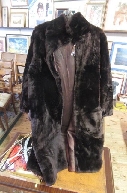 BEAVER LAMB COAT Image