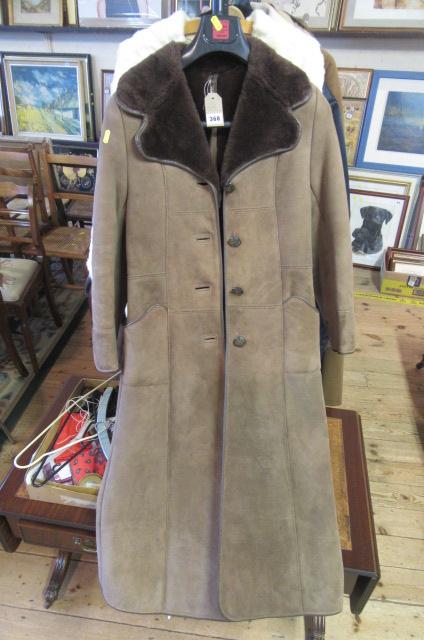 LADY'S SHEEPSKIN COAT SIZE 12 Image