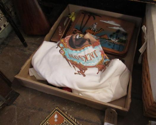 BOX OF MISCELLANEOUS ITEMS Image