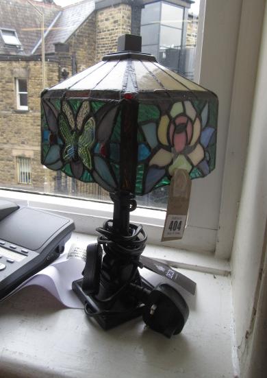 TIFFANY STYLE TABLE LAMP Image