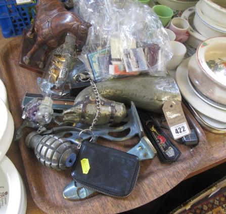 TRAY OF MISCELLANEOUS ITEMS INCLUDING GRENADE TABLE LIGHTER Image