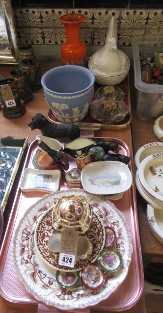 TWO TRAYS OF ROYAL CROWN DERBY AND OTHER CERAMICS Image