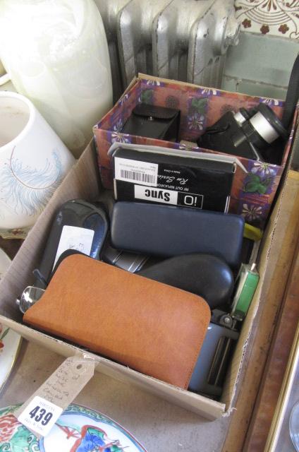 BOX OF MISCELLANEOUS INCLUDING MINOLTA CAMERA Image