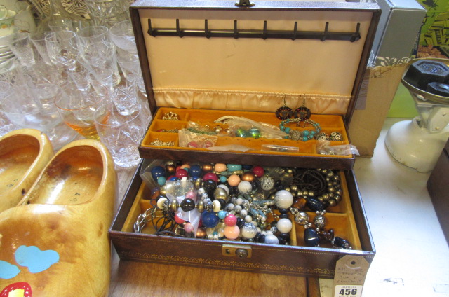 JEWELLERY BOX AND CONTENTS Image