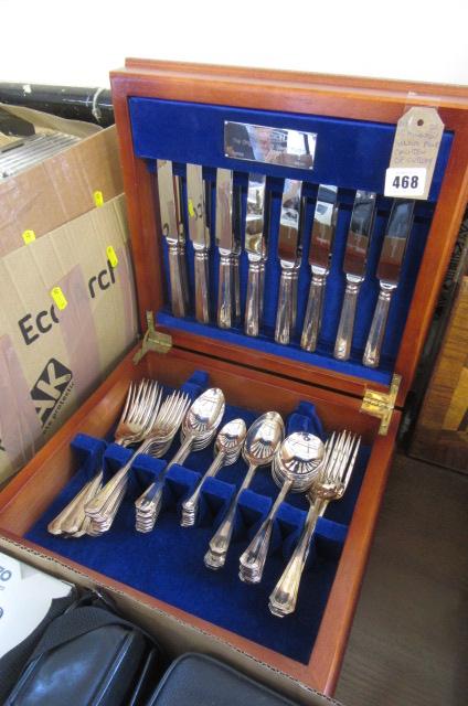 ELKINGTONS SILVER PLATE CANTEEN OF CUTLERY Image