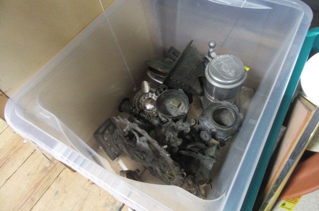 BOX OF METAL WARE Image