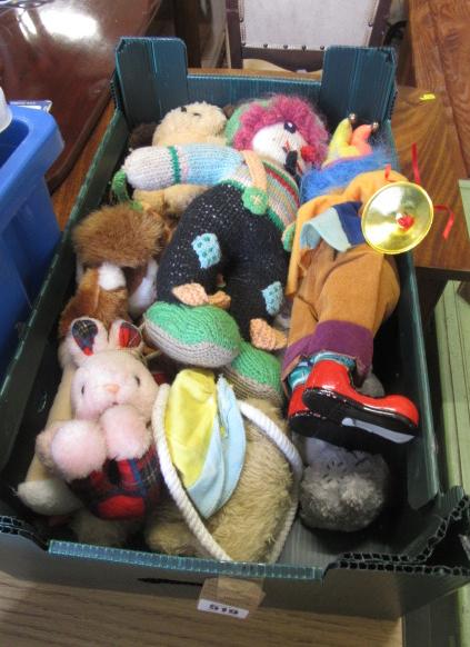 BOX OF SOFT TOYS INCLUDING MUSICAL CLOWN Image