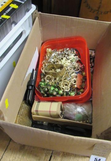 BOX OF COSTUME JEWELLERY Image