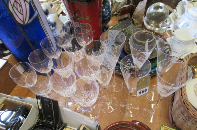 QUANTITY OF GLASSES Image
