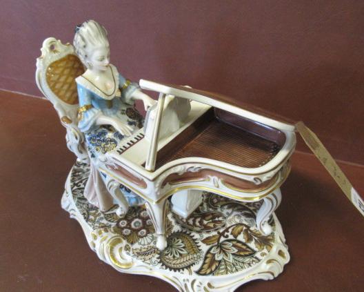 DRESDEN LADY AT PIANO Image