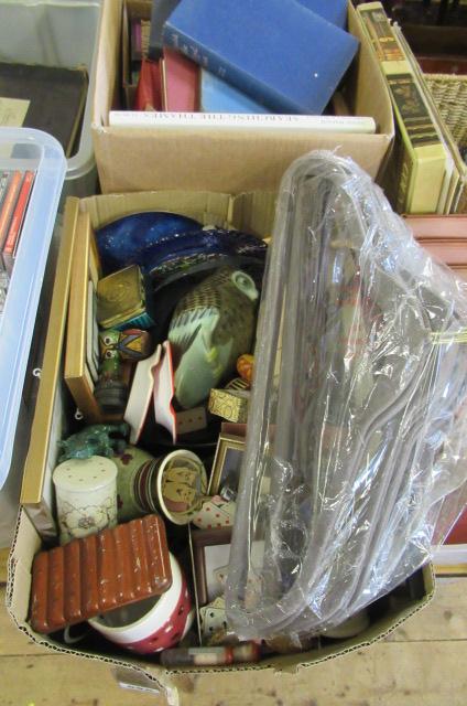 BOX OF MISCELLANEOUS ITEMS Image