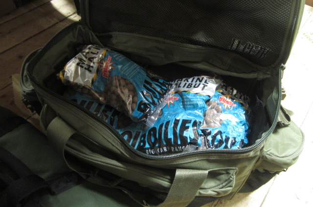 FISHING BAG AND BAIT Image