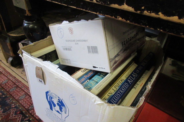 TWO BOXES OF HARD BACK HISTORY OF ART BOOKS ETC Image