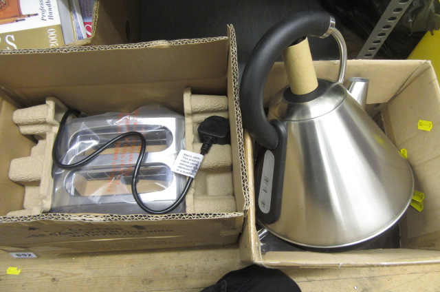 STAINLESS STEEL KETTLE AND TOASTER Image