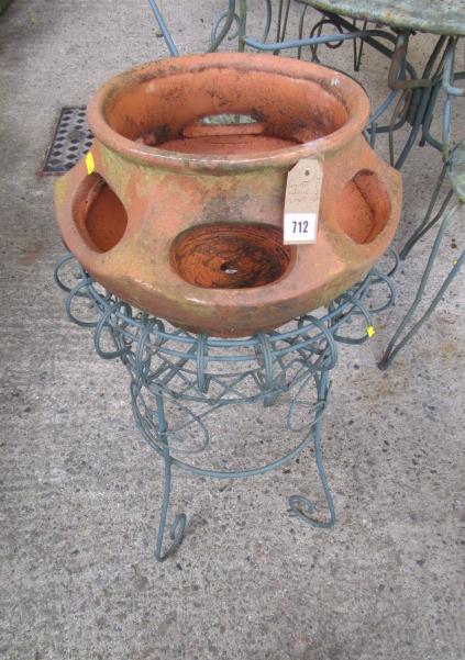 PLANTER ON A WIRE STAND Image