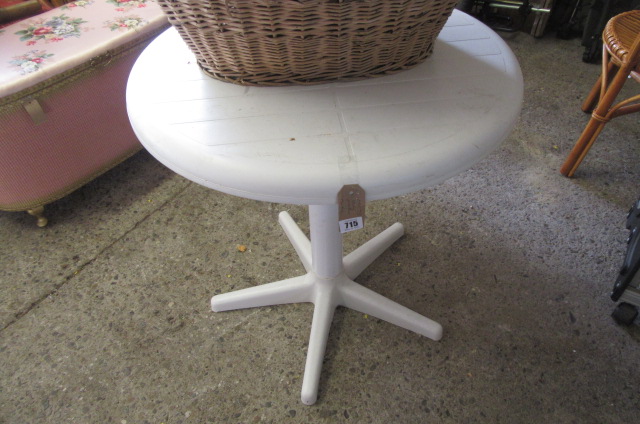 SMALL PLASTIC OUTDOOR TABLE Image