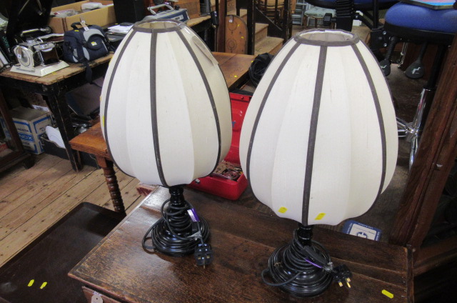 PAIR OF TABLE LAMPS Image