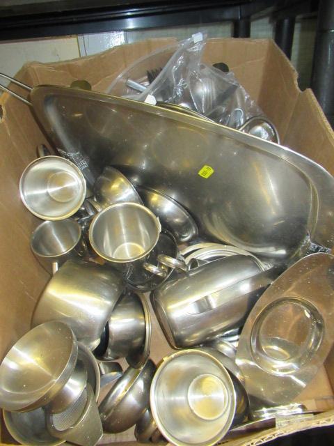 BOX OF METALWARE Image